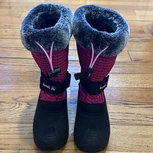 Kamik Fuchsia and Black Snow Boots, like new